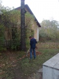 Уборка памятника ко дню посвященному освобождению Смоленщины воспитаниками Шаталовского детского дом - 8