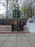 Уборка памятника ко дню посвященному освобождению Смоленщины воспитаниками Шаталовского детского дом - 19