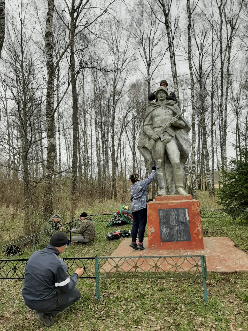 Ворошилово. Ворошилово Починковский район. Д. Ворошилово Смоленской области Починковского района. Памятник Шаталово. Ворошилово Пеновский район.